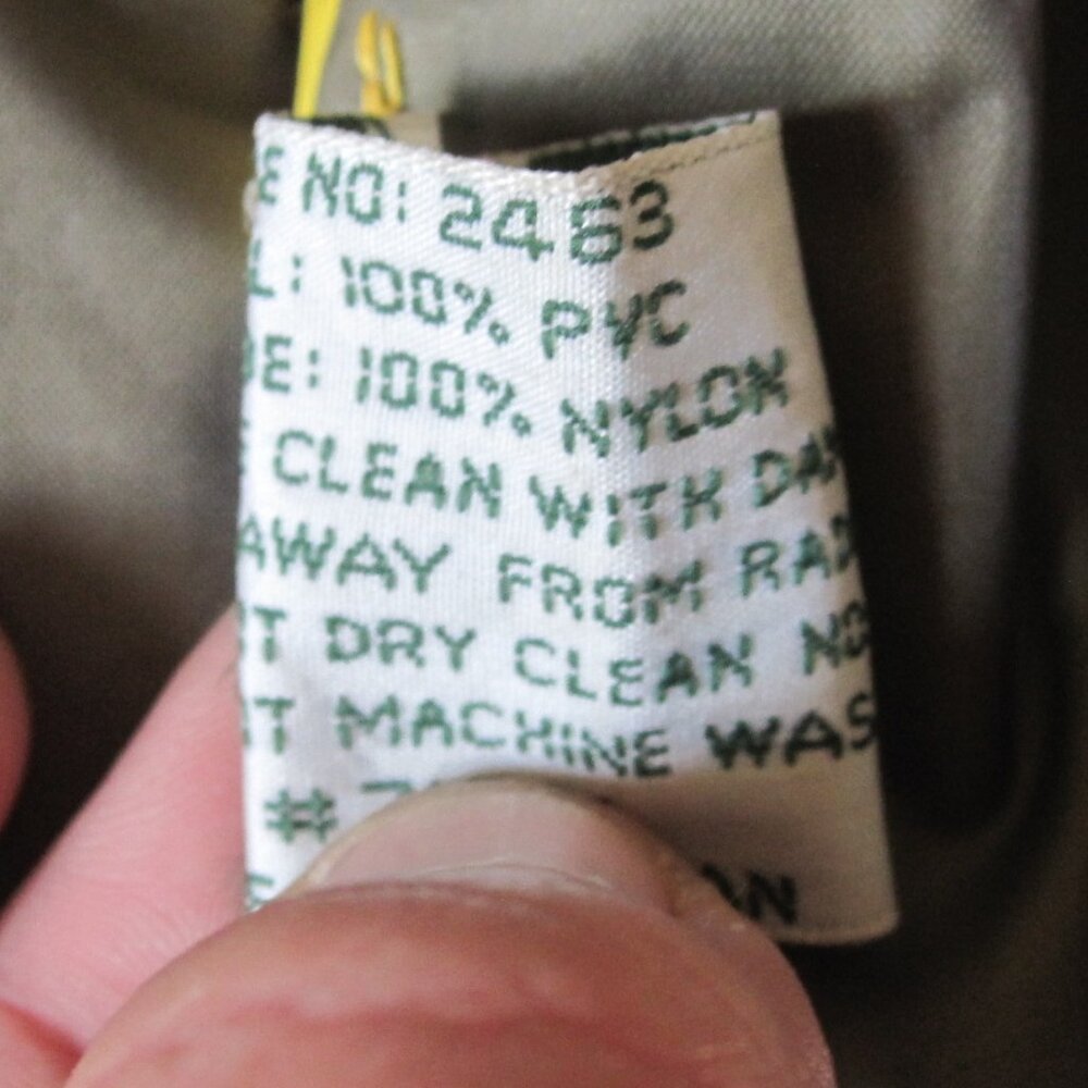 vintage L.L. Bean Yellow 100% PVC Raincoat, Style: 2463, Men's size Large - Picture 5 of 8
